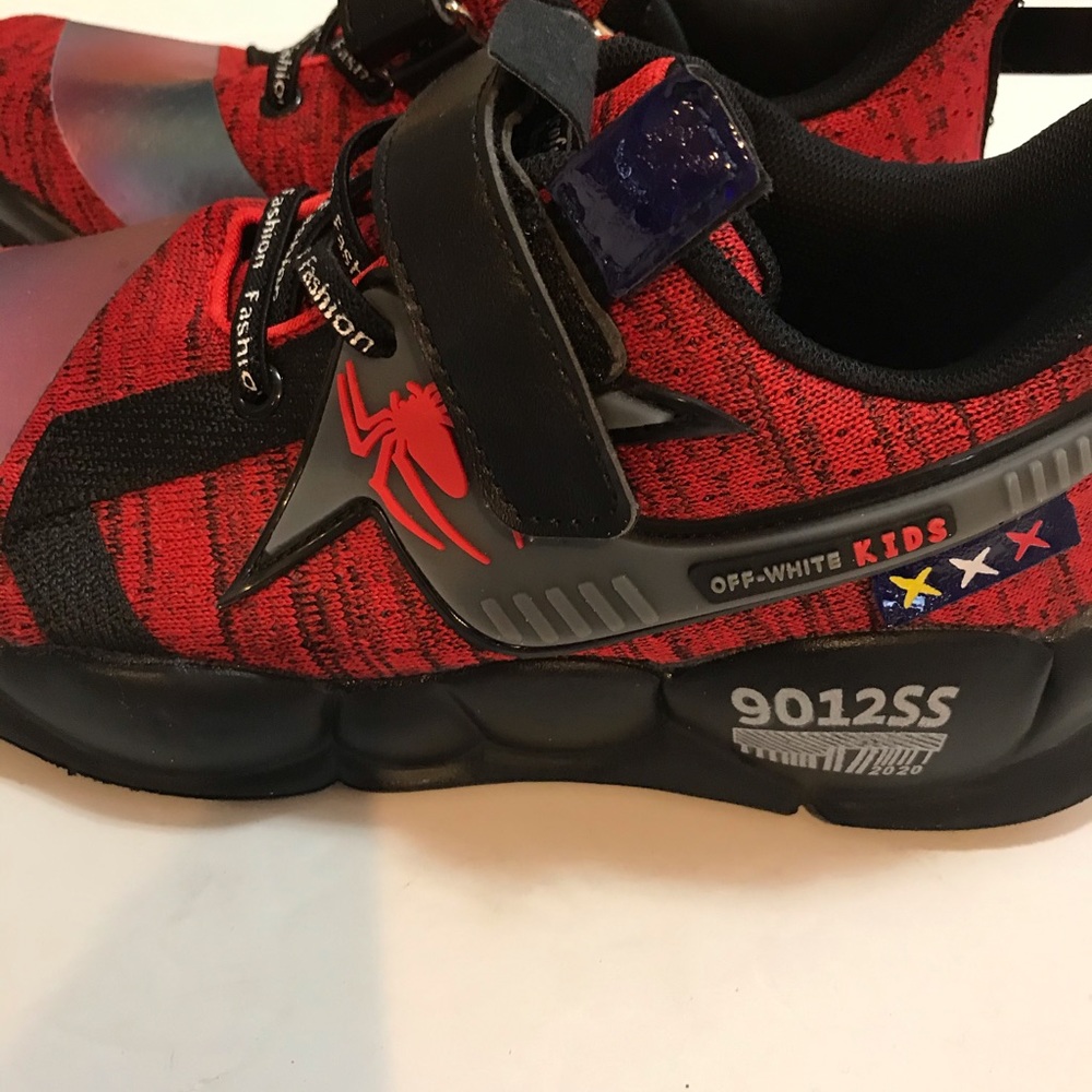 Boys sneakers
